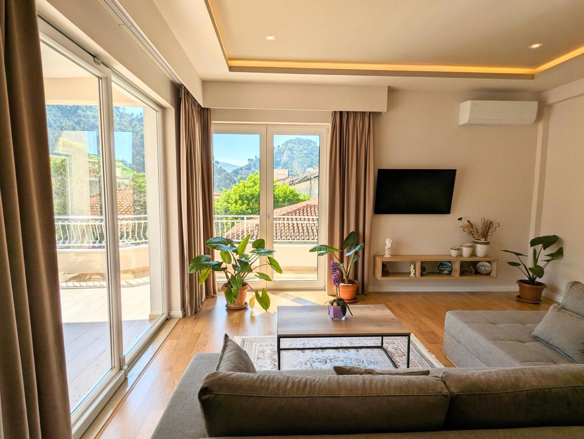 Villa With Garden And Veranda เบราท ภายนอก รูปภาพ